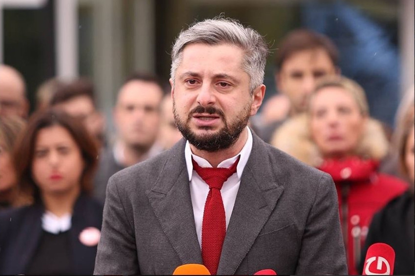 დადუმდით ახლა და გაასხით აქედან, თორემ მდუმარების აღთქმა კი არ მაქვს მართლა დადებული - გვარამია