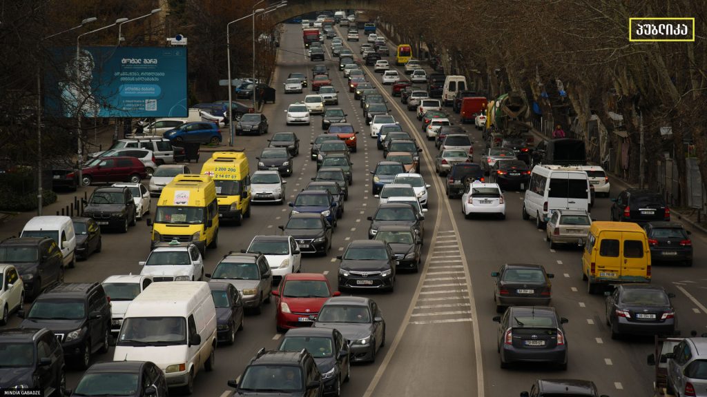 ავტომობილების განბაჟების საფასურის გაზრდაზე კანონპროექტი საბოლოოდ მიიღეს