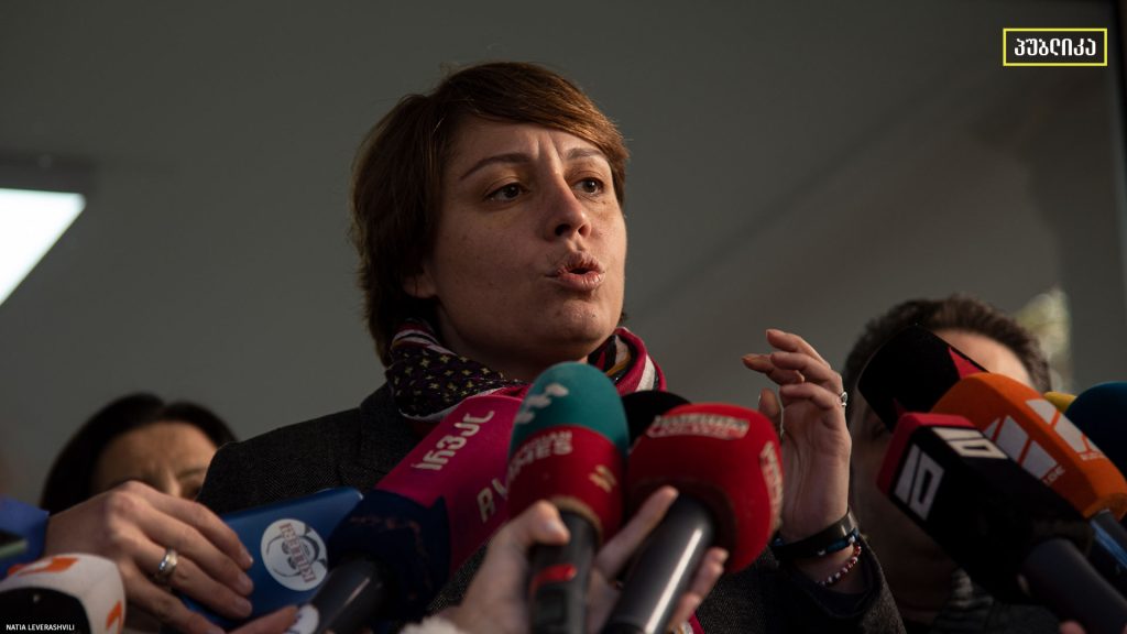 ელენე ხოშტარიას 5000-ლარიანი გირაო შეეფარდა - ის თანხის გადახდამდე პატიმრობაში დარჩება