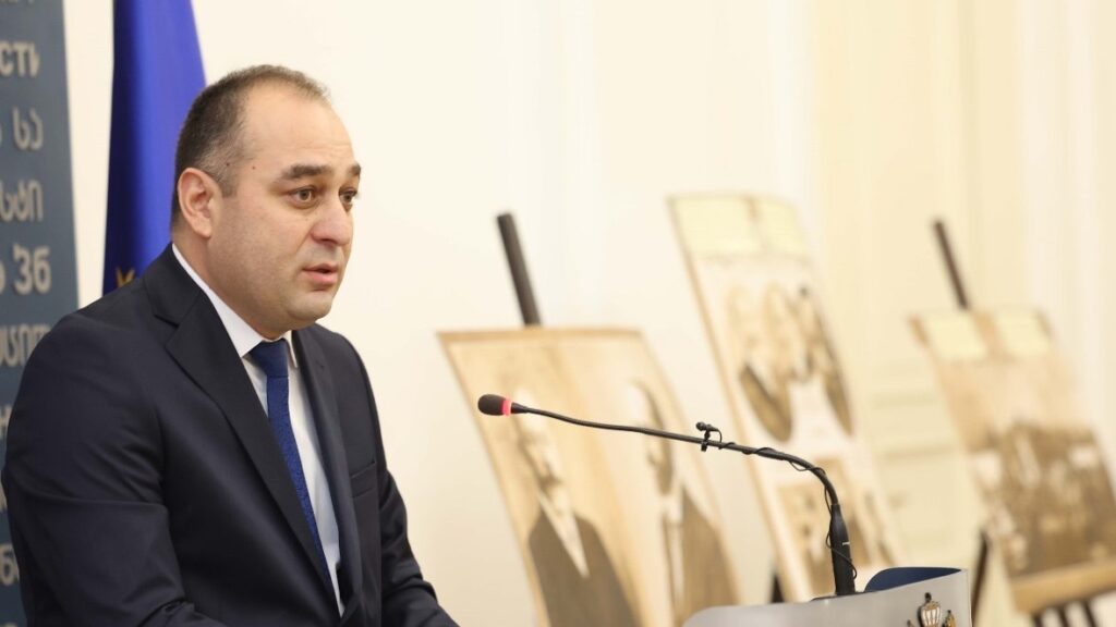 საკონსტიტუციო სასამართლოს თავმჯდომარედ რევაზ ნადარაია აირჩიეს