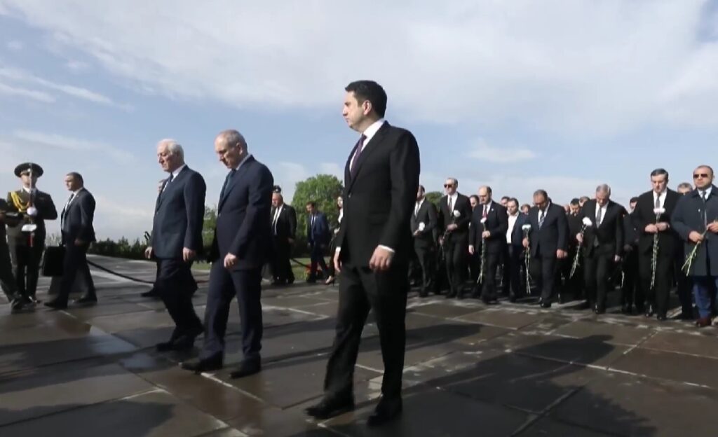 სომხეთი გენოციდის მსხვერპლთა ხსოვნის 110 წლის თავს აღნიშნავს