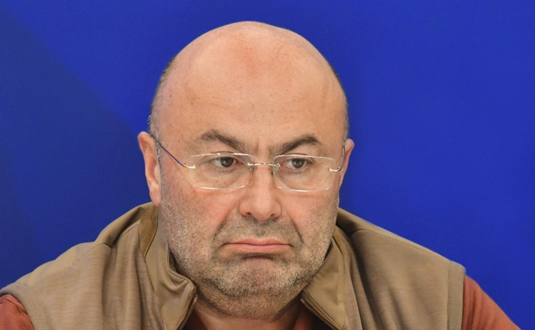 რუსეთში პუტინთან დაახლოებულ ბიზნესმენს, მიხეილ ხუბუტიას ქალზე ძალადობაში ადანაშაულებენ