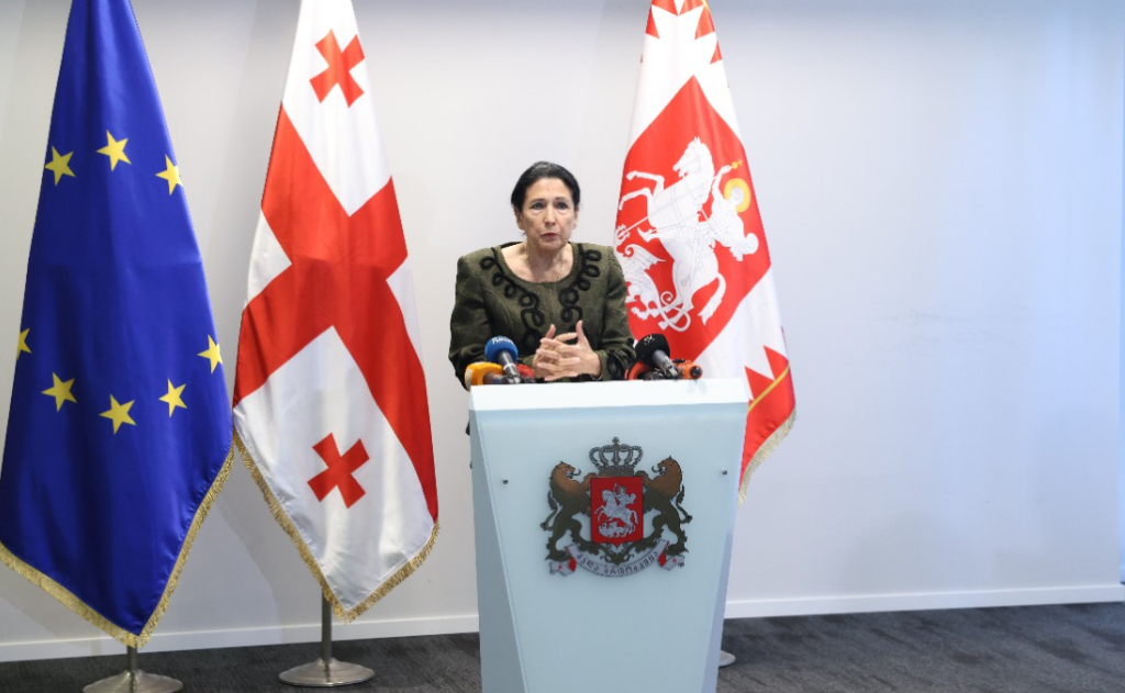 ზურაბიშვილი: მსუბუქი რეაქციები მოჰყვა იმას, რომ ყოფილი გენპროკურორი დგას წითელ მოედანზე