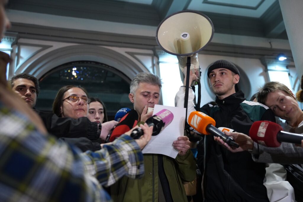 ახალი თეატრის დასი: არ ვაღიარებთ არალეგიტიმური კულტურის სამინისტროს გადაწყვეტილებას
