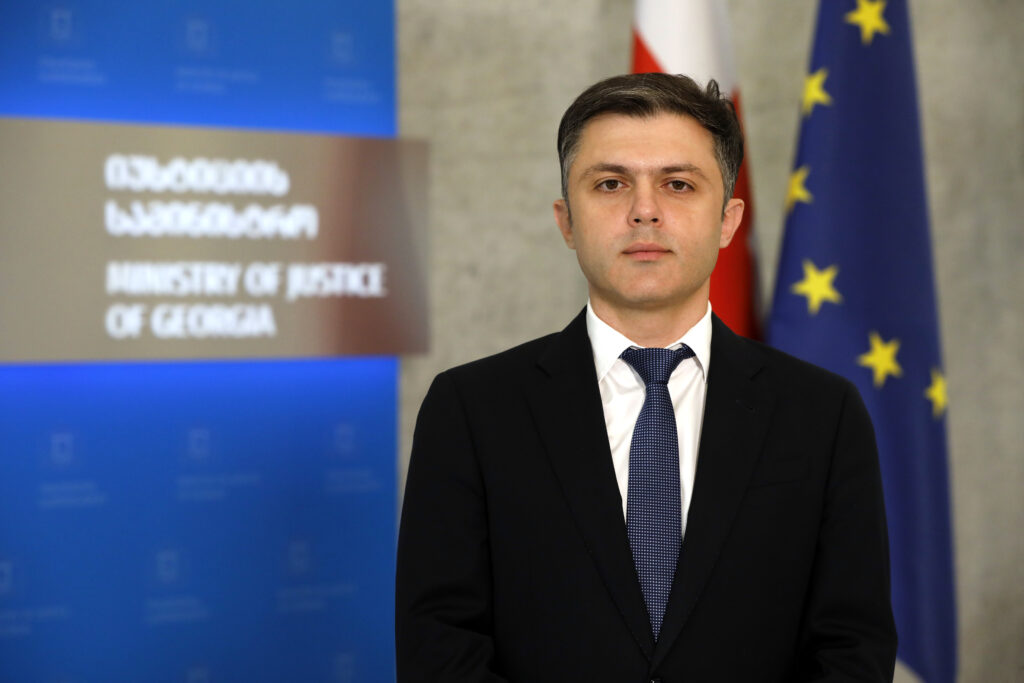 თბილისის ვიცე-მერი ირაკლი ხმალაძე „ოცნების” იუსტიციის მინისტრის მოადგილედ დაინიშნა