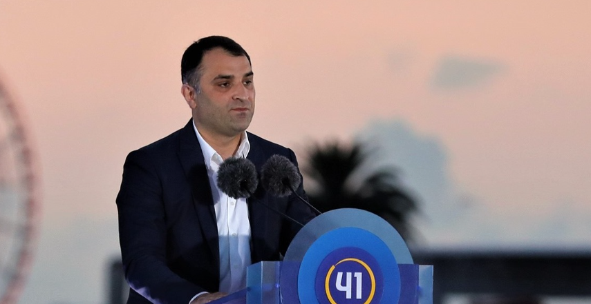 არჩილ ჩიქოვანმა თანამდებობა დატოვა