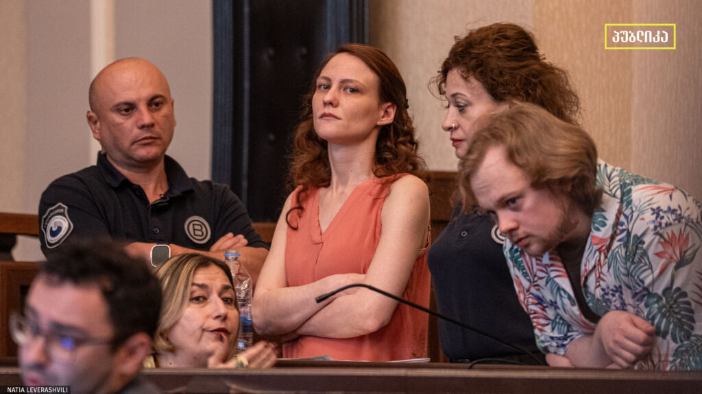 სასამართლომ არ დააკმაყოფილა შუამდგომლობა სააპელაციოში ზინოვკინა-გრიბულის საქმის თარჯიმნების დაკითხვაზე