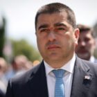 შალვა პაპუაშვილი ონლაინმედიებს თავს ესხმის და ემუქრება