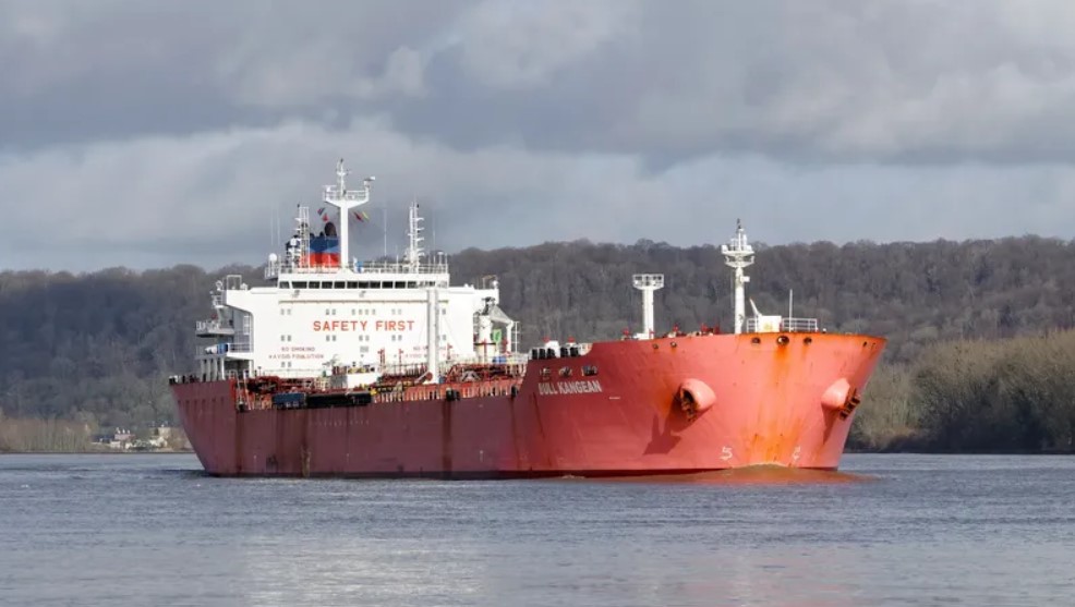 შემოსავლების სამსახური ადასტურებს, რომ ბათუმში შემოვიდა გემი 15 000 ტონა დიზელით