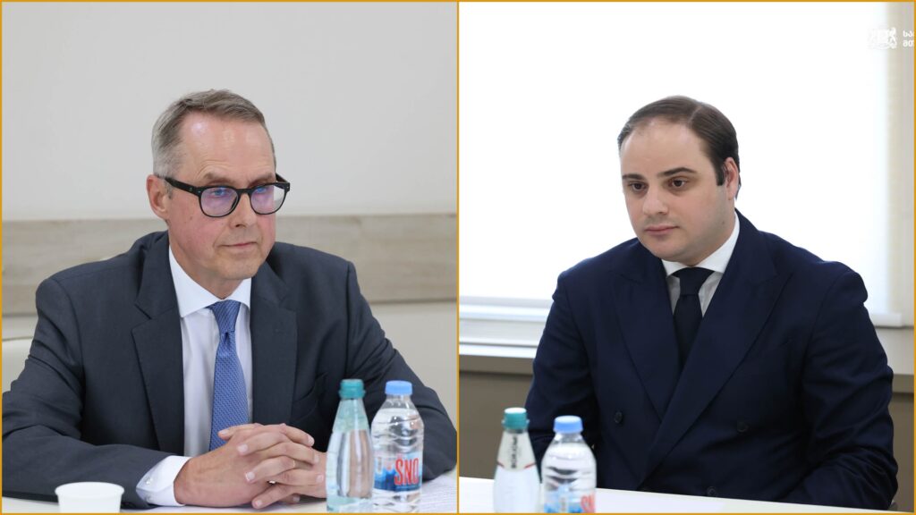 საგარეო საქმეთა სამინისტროში დაბარების შემდეგ, ფიშერს კანცელარიაში ჟორჟოლიანი შეხვდა