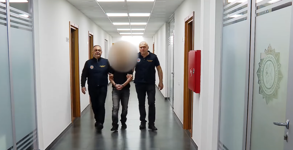 შსს: დავაკავეთ პირი, რომელმაც 2023 წელს კაცი დაჭრა და ადგილიდან მიიმალა