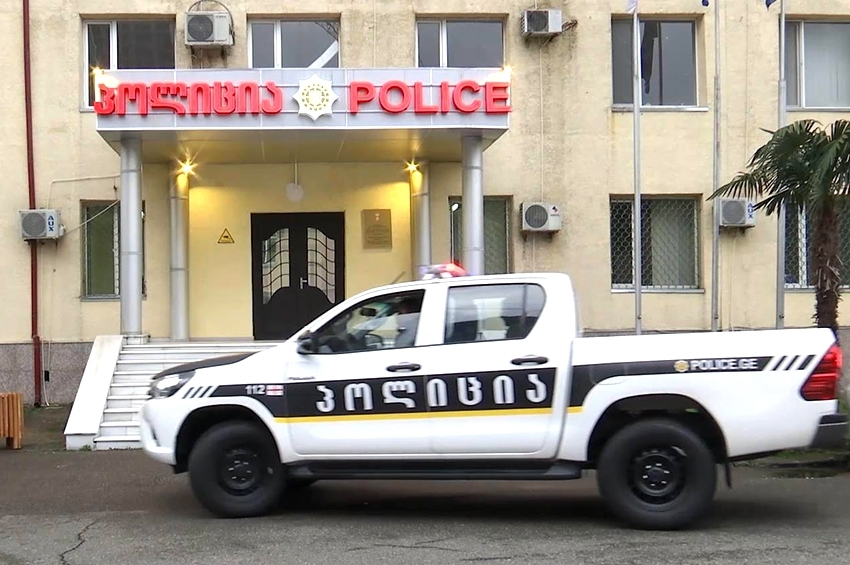 12 მანქანის გაქურდვის საქმეზე შსს-მ 19 წლის პირი დააკავა