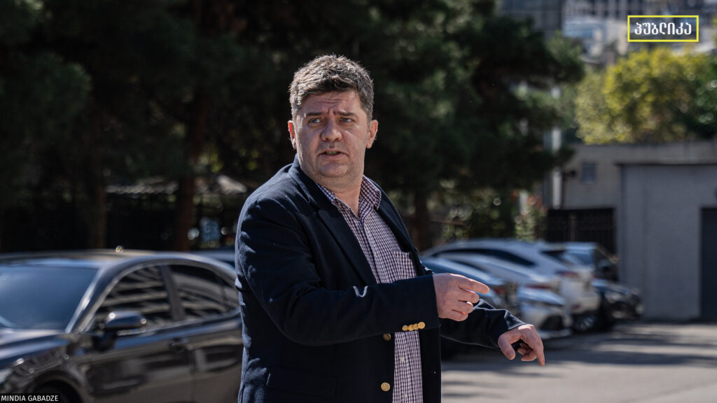 ადვოკატი: ის წარდგენილ ბრალდებას არ აღიარებს, ვინაიდან უწოდებს აბსურდულს და სიგიჟეს