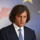 კობახიძე: „პაპუაშვილმა თავისი შეხვედრა გაიხსენა, ამის მიღმა იყო სამი შეხვედრა, ორ შემთხვევაში საუბარი იყო მეორე ფრონტის გახსნაზე“