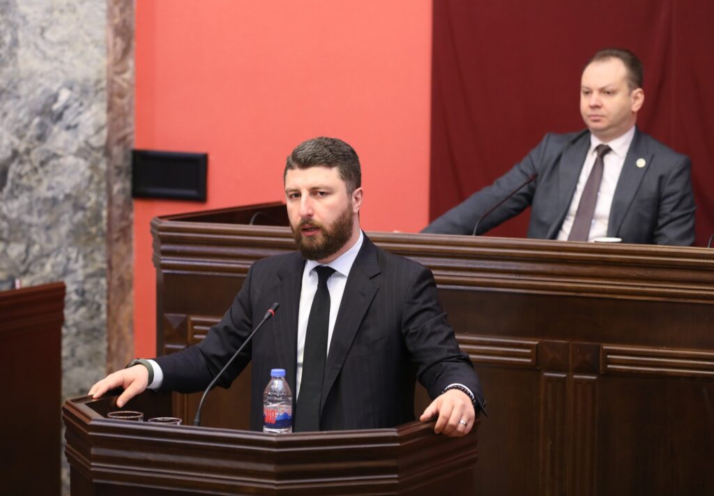 საკონსტიტუციოს პარლამენტისა და საკრებულოს წევრებისთვის უფლებამოსილების შეწყვეტაც შეეძლება