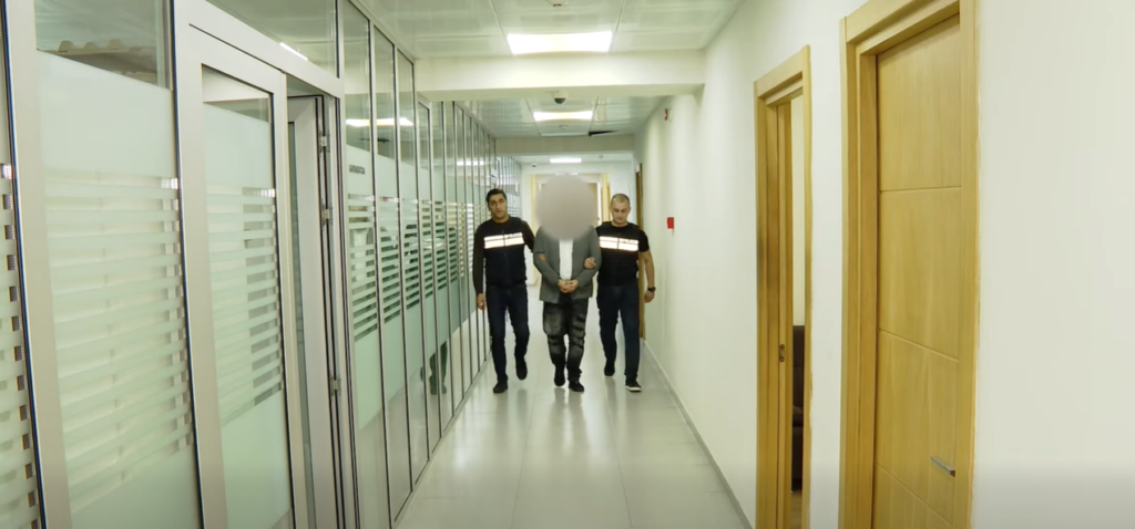 შსს: 2 არასრულწლოვნის მიმართ ჩადენილი გარყვნილი და სექსუალური ხასიათის ქმედების ბრალდებით 1 პირი დავაკავეთ