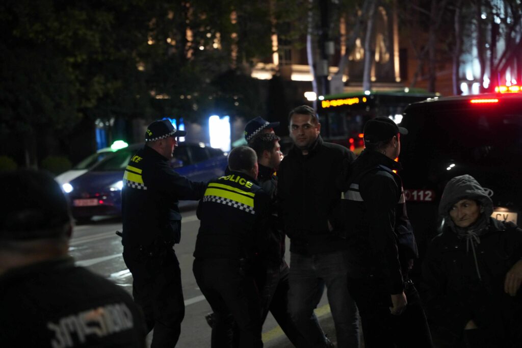 შსს: ადმინისტრაციული წესით დააკავეს 20-მდე მოქალაქე, ერთი კი - სისხლის სამართლის წესით