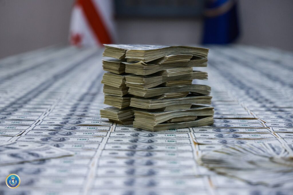 ჯამში ამოღებულია 721 000 დოლარი - საგამოძიებო სამსახურმა რუსეთის 5 მოქალაქე დააკავა