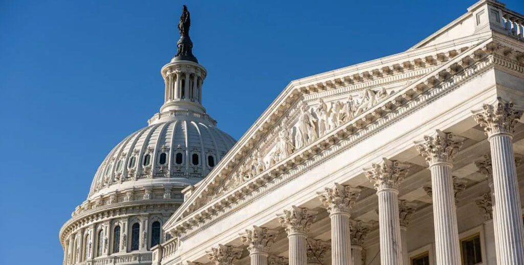 აშშ-ის სენატმა მხარი დაუჭირა მთავრობის დახურვის დასრულებას, ახლა ჯერი კონგრესზეა