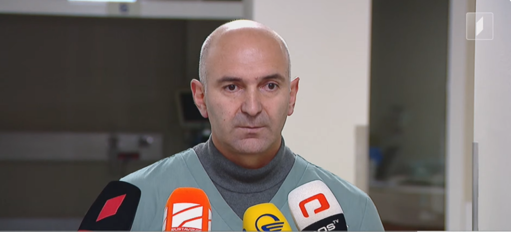 პაციენტის მდგომარეობა საყურადღებოა, რჩება კლინიკაში - ექიმი ქვეშეთი-კობის გზის მშენებლობისას დაშავებულზე