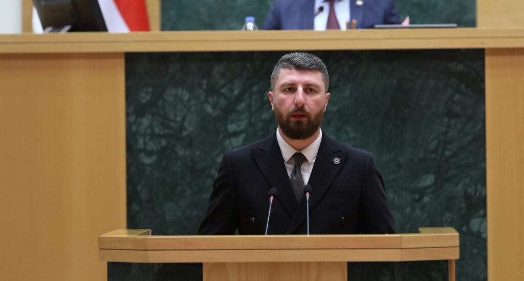 ფინანსურ დანაშაულში მხილებულ მოხელეებს დეკლარაციების შევსება 30 წელი მოუწევთ — „ოცნებამ" კანონი მიიღო