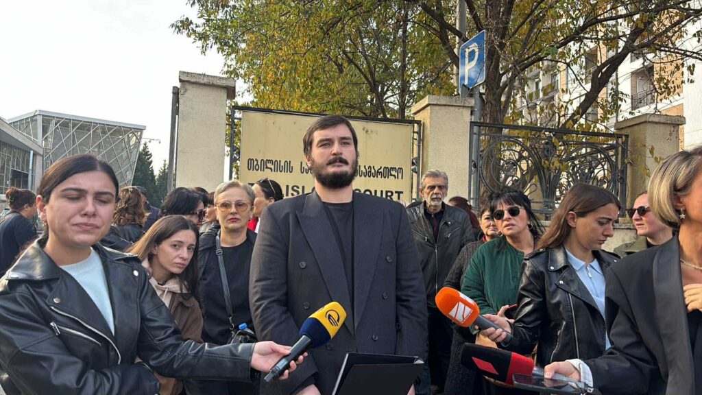 „სფეროს“ დაზარალებულები მოითხოვენ, სასამართლომ გივი წულეისკირს პატიმრობა შეუფარდოს