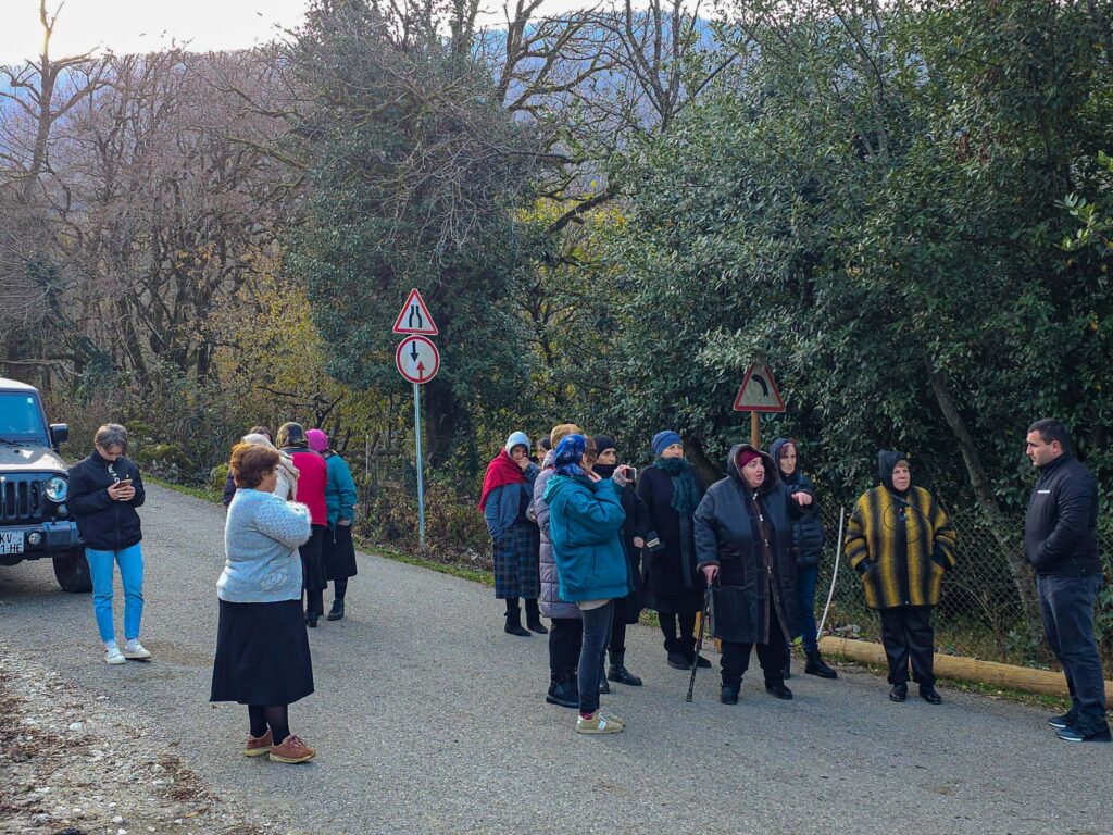 ბალდის მცხოვრებლები კანიონის ტერიტორიაზე ინვესტორი კომპანიის დაცვას არ უშვებენ