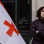 დაგვიანებული ბოდიში დედას