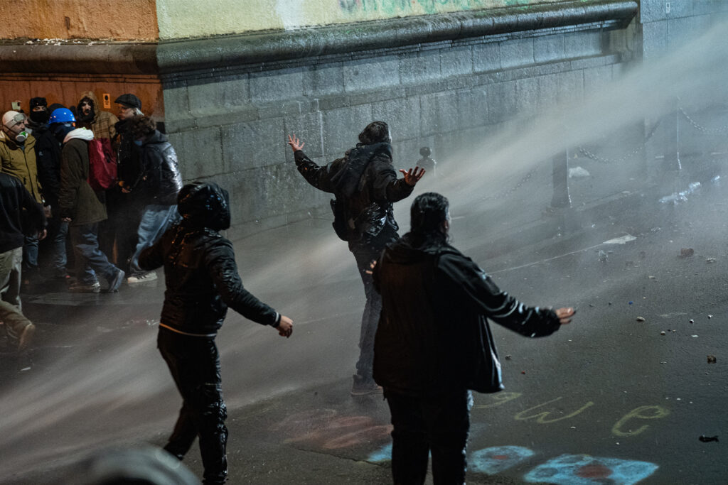 რას ურევდნენ წყლის ჭავლში? - ერთი წელი პასუხის მოლოდინში