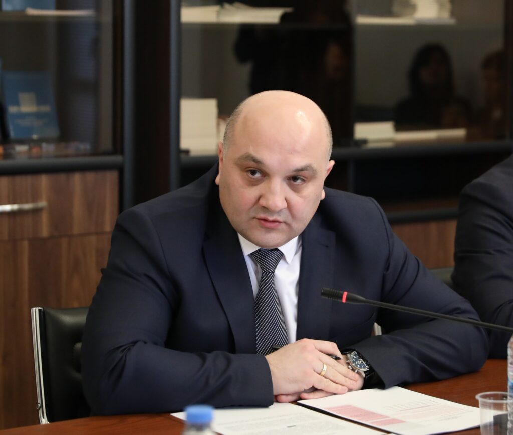 დარახველიძე: პოლიციის აკადემიის კურსდამთავრებულს ხელშეკრულების დარღვევის შემთხვევაში სახელმწიფოსთვის ხარჯების ანაზღაურება მოუწევს