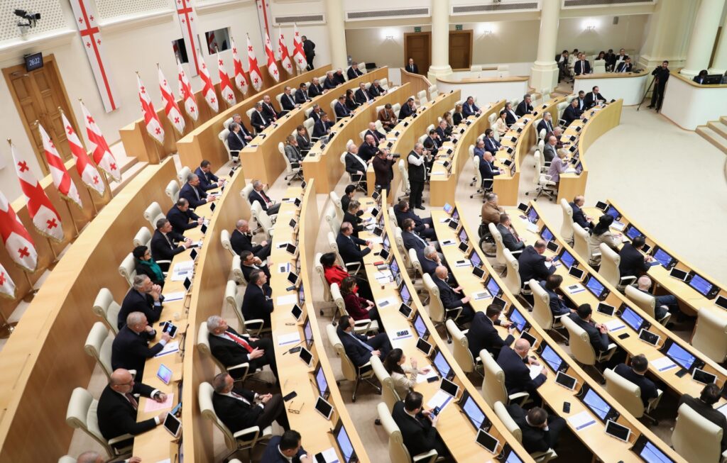 „ქართული ოცნების“ პარლამენტმა საქართველოს 2026 წლის ბიუჯეტი დაამტკიცა