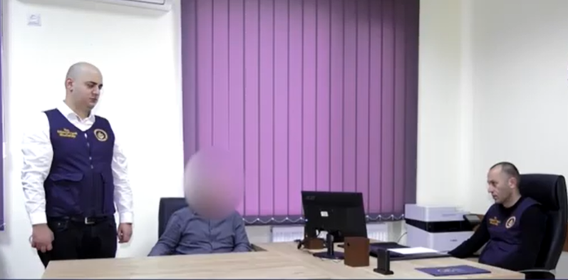 შუახევის პოლიციის უფროსი და დეტექტივების განყოფილების უფროსი სამსახურებრივი უფლებამოსილების ბოროტად გამოყენების ბრალდებით დააკავეს