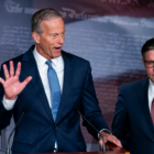 The Hill: სენატორმა ჯონ თუნმა უარი უთხრა სპიკერ ჯონსონს, „MEGOBARI აქტი“ შეეტანა NDAA-ში