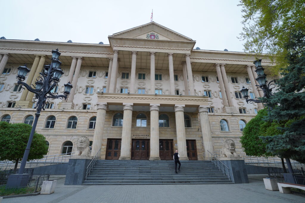 ლევან ჯანგველაძის საქმის ერთ ეპიზოდზე ბრალდებულ სანდრო წივწივაძეს 8 წელი მიესაჯა