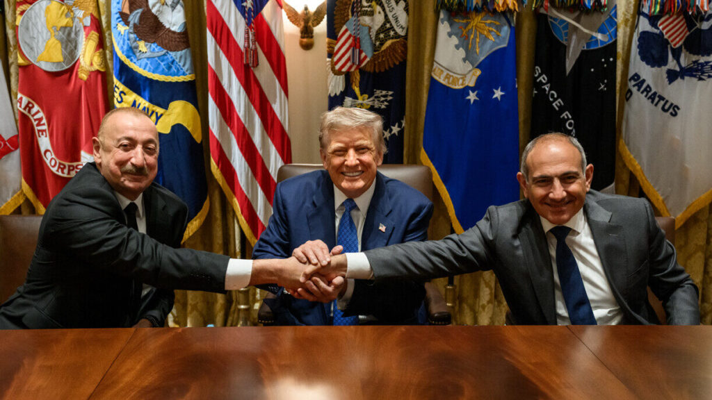 ტრამპი: თებერვალში ვიცე-პრეზიდენტი ვენსი აზერბაიჯანსა და სომხეთს ეწვევა