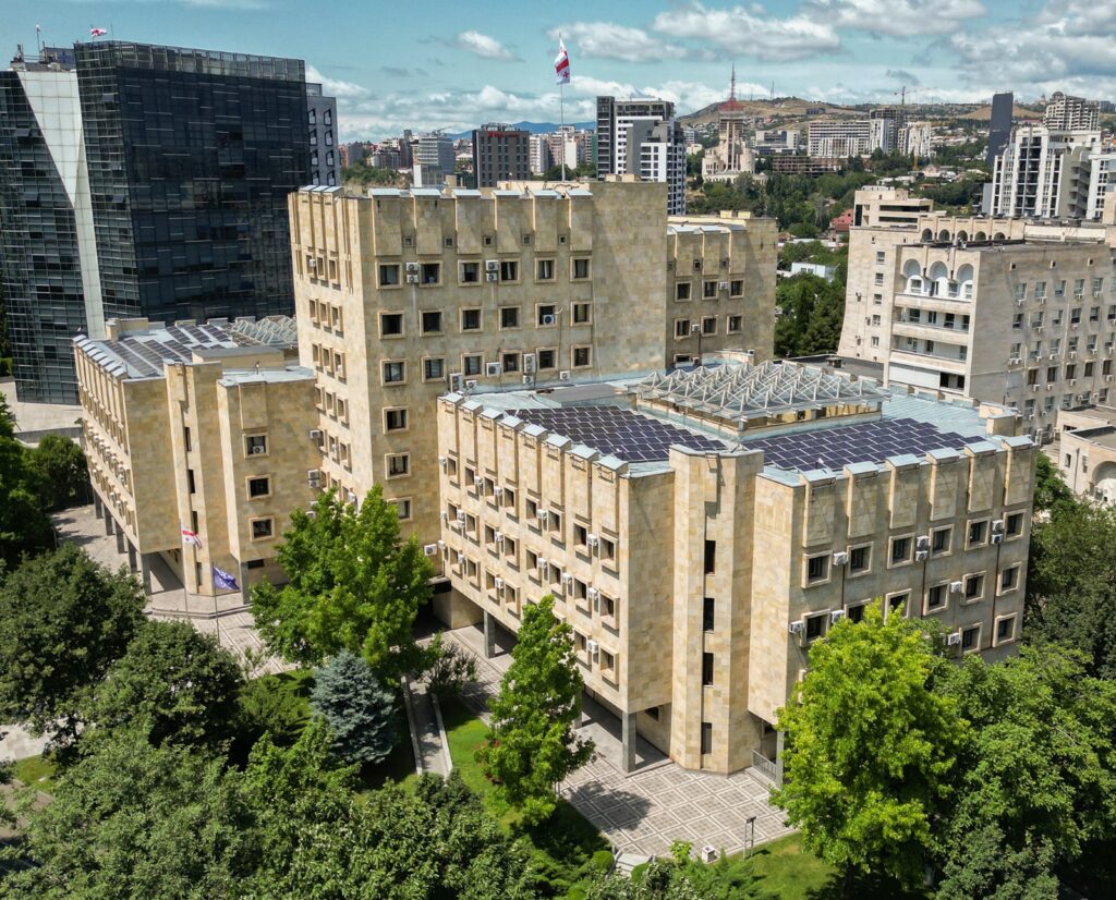 POG: თანხის თაღლითურად დაუფლების ბრალდებით დაკავებულ პირს პატიმრობა შეეფარდა