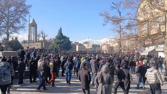 საპროტესტო გამოსვლები ირანში: დაღუპულია 40-მდე, დაკავებულია 2000-ზე მეტი ადამიანი