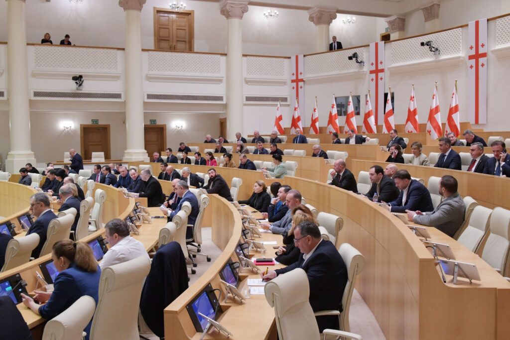 საქსტატის აღმასრულებელი დირექტორის თანამდებობაზე ერთი და იმავე პირის ორზე მეტი ვადით დანიშვნა იქნება შესაძლებელი