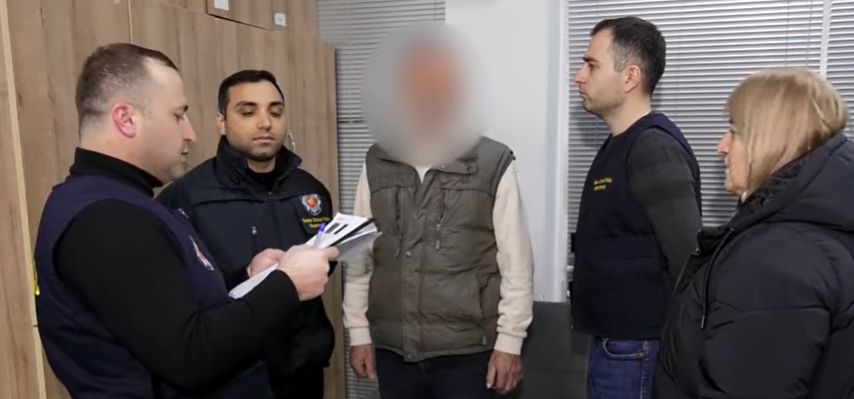 შსს: ბათუმში ინტერპოლის წითელი ცირკულარით ძებნილი პირი დააკავეს