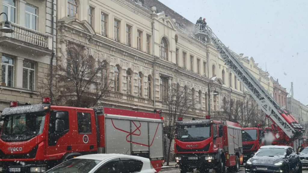 თბილისში, აღმაშენებლის გამზირზე ხანძარი იყო