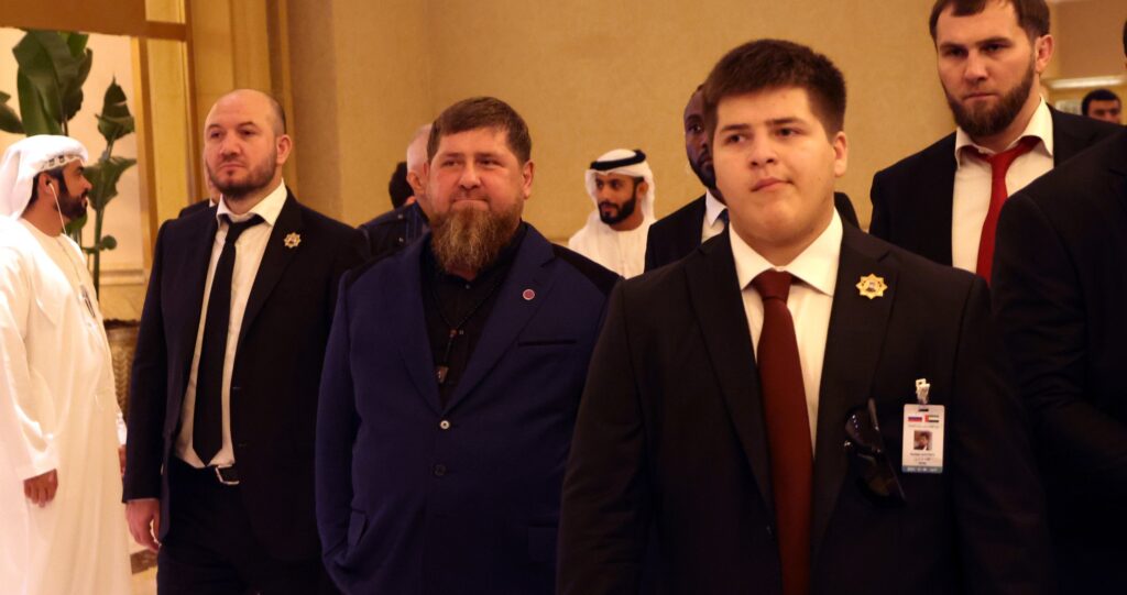 კავკაზ რეალიი: ადამ კადიროვი ავტოავარიის შემდეგ გროზნოს საავადმყოფოშია გადაყვანილი