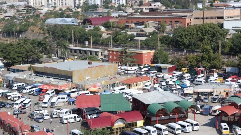 150 კილომეტრზე შორს მგზავრთა მიკროავტობუსებით გადაყვანის აკრძალვა 2027 წლამდე გადავადდა