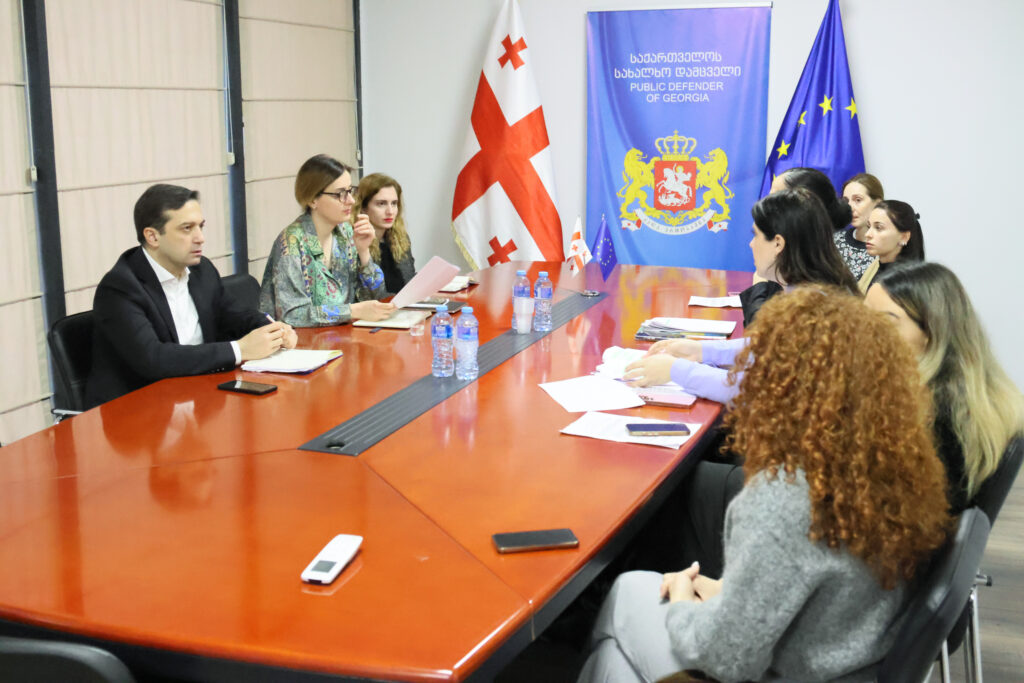 ომბუდსმენი შეისწავლის ცვლილებას, რომლის მიხედვითაც  სკოლაში სწავლის  დასაწყებად ბავშვს 6 წელი 15 სექტემბრის ჩათვლით უნდა უსრულდებოდეს