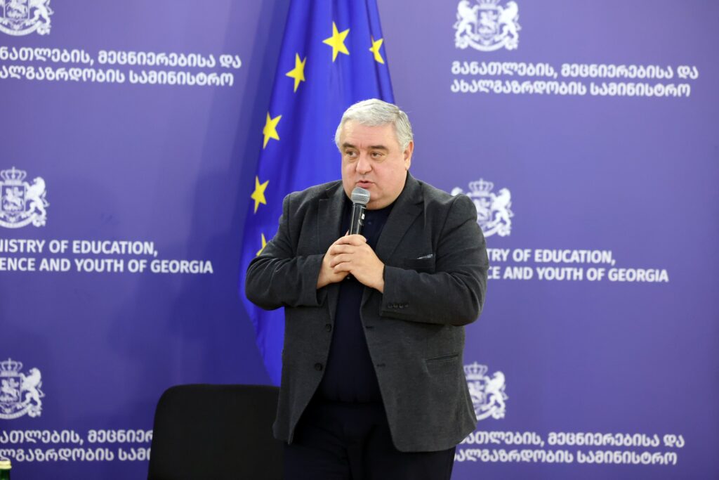 ჯაბა სამუშია „ინტერპრეტაციას“ უწოდებს თანამდებობის დატოვების შესახებ გავრცელებული ინფორმაციას