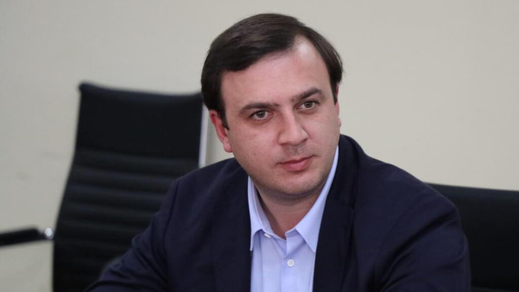 ჩოხატაურის საკრებულოს ყოფილ თავმჯდომარეს გირაო პატიმრობით შეეცვალა