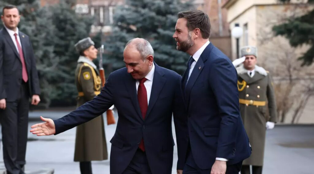 ჯეი დი ვენსმა სომხეთში ვიზიტი დაასრულა და აზერბაიჯანში გაემგზავრა