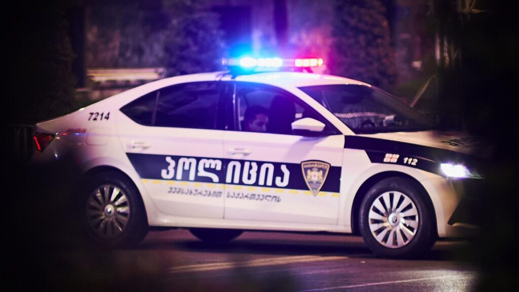 POG: ძალადობით სამსახურებრივი უფლებამოსილების გადამეტების ბრალდებით დაკავებულია შსს-ს 3 ყოფილი თანამშრომელი