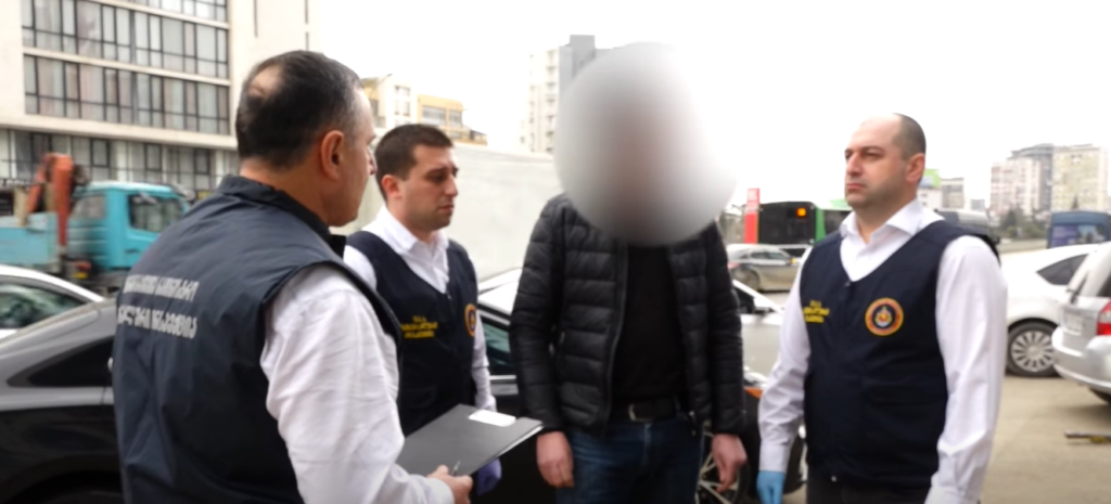 შსს: თაღლითობის ბრალდებით თბილისის პოლიციის დეპარტამენტის უფროსი გამომძიებელი დავაკავეთ