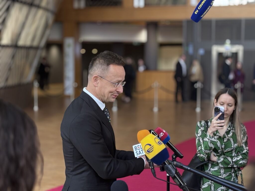 Washington Post:​ პიტერ სიიარტრო რუსეთს აწვდიდა ინფორმაციებს ევროკავშირის შეხვედრებიდან