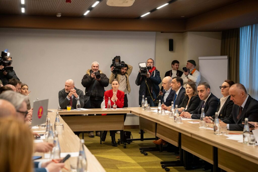 „ვთანხმდებით საერთო სტრატეგიასა და მოქმედების წესებზე“ - 9 პროდასავლური პარტია აფუძნებს ოპოზიციის ალიანსს